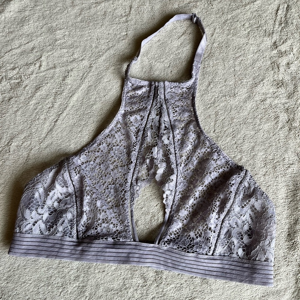 Victoria’s Secret Very Sexy Lace Halter Bralette - Picture 5 of 9